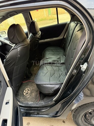 Toyota Vitz-13