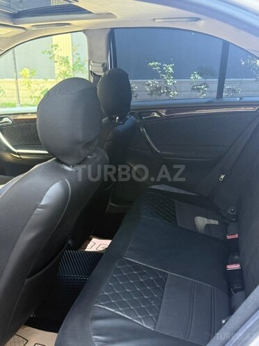 Mercedes C 200-11