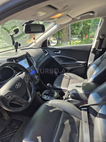 Hyundai Santa Fe-5
