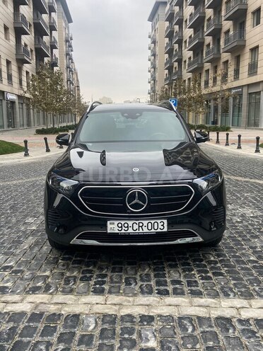 Mercedes EQB 300 4MATIC-1