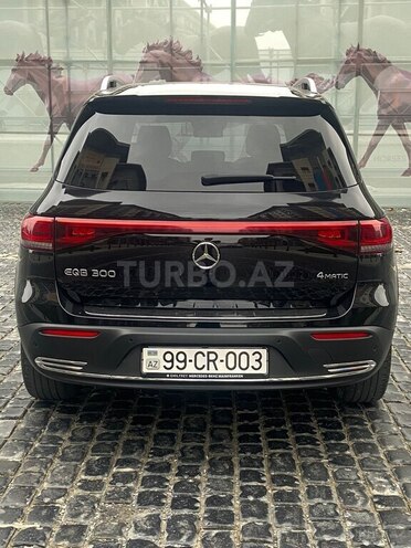 Mercedes EQB 300 4MATIC-3