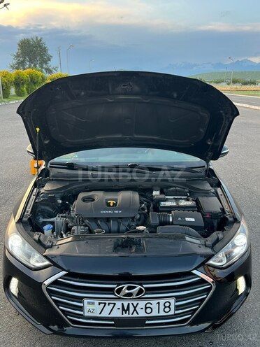 Hyundai Elantra-3