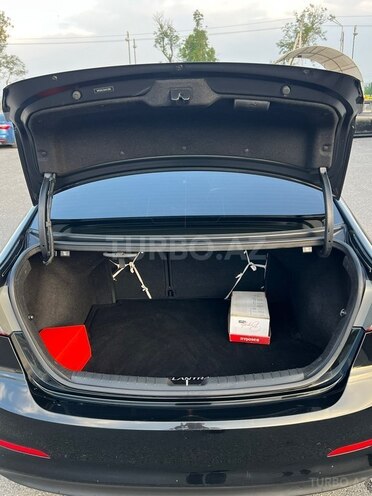 Hyundai Elantra-4