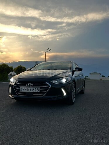 Hyundai Elantra-13