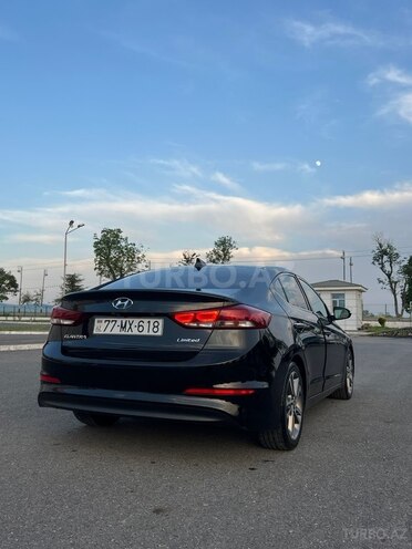 Hyundai Elantra-15
