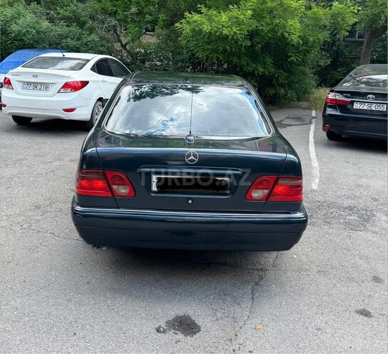 Mercedes E 290-5
