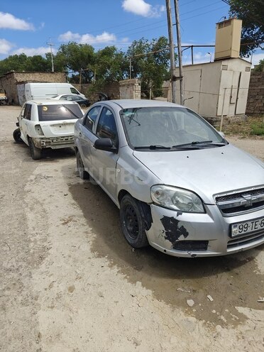Chevrolet Aveo-5
