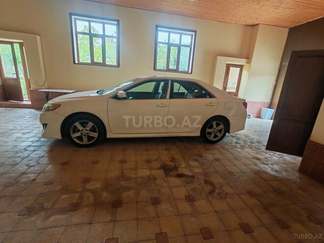 Toyota Camry-4