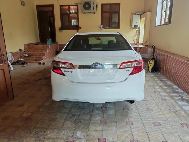 Toyota Camry-5