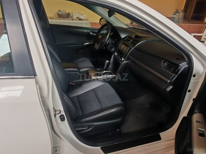 Toyota Camry-3