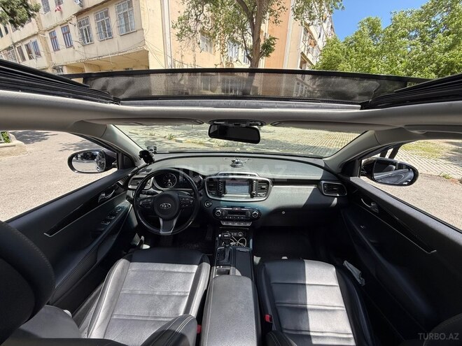 Kia Sorento-13