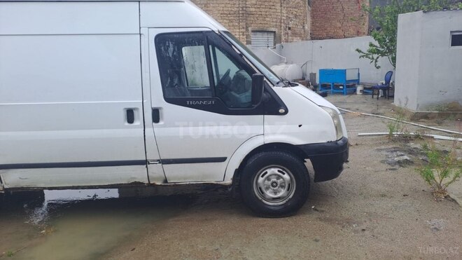 Ford Transit-3