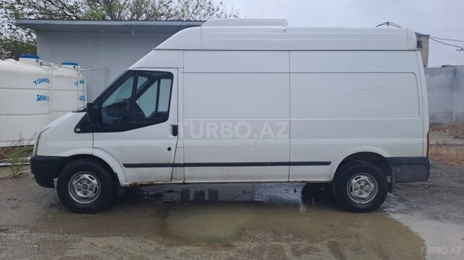 Ford Transit-4