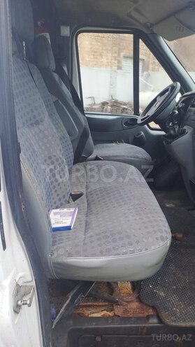 Ford Transit-6