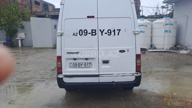 Ford Transit-5