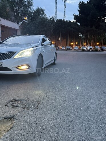 Hyundai Azera-4