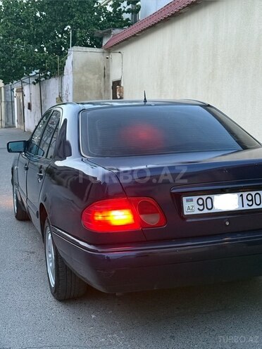Mercedes E 200-5