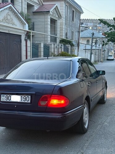 Mercedes E 200-6