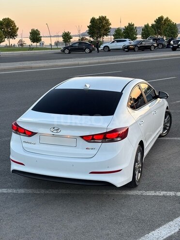 Hyundai Avante-4