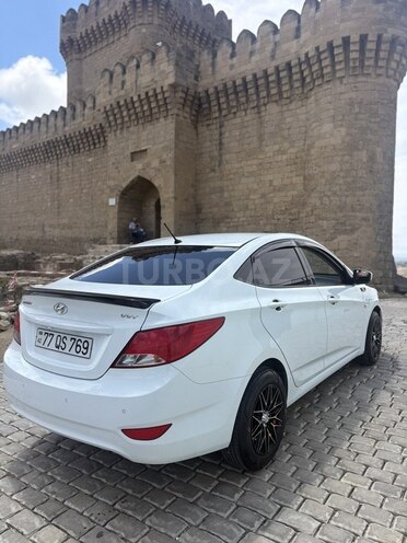 Hyundai Accent-3
