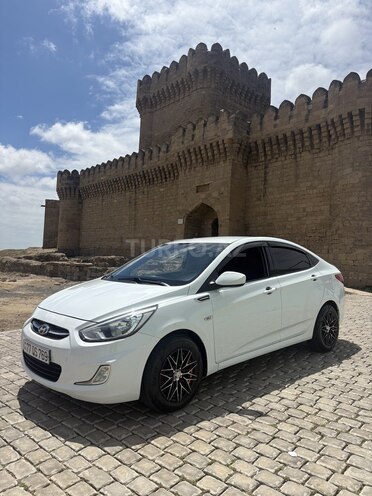 Hyundai Accent-1
