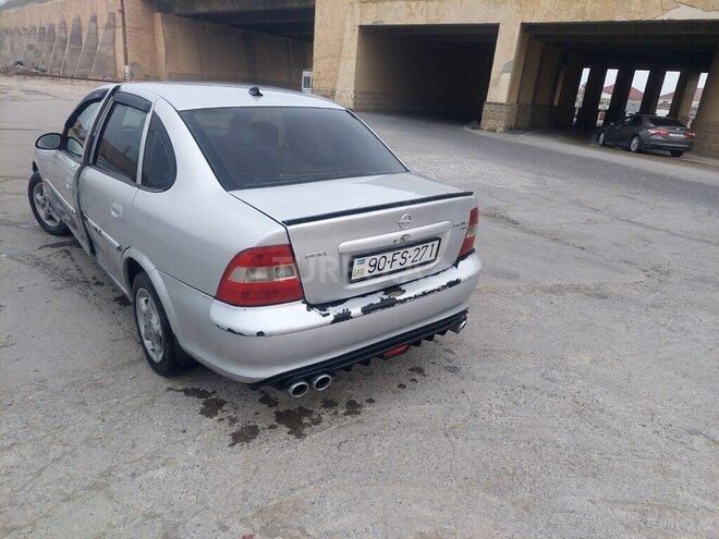 Opel Vectra-11