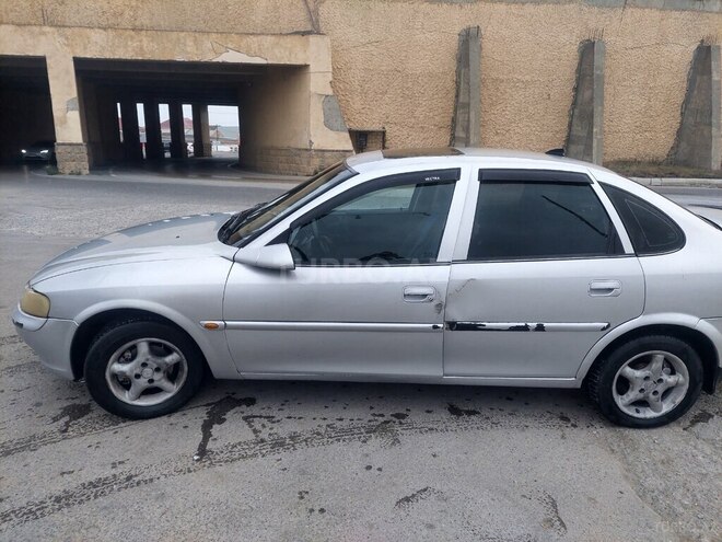 Opel Vectra-12