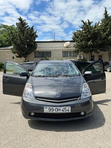 Toyota Prius-5