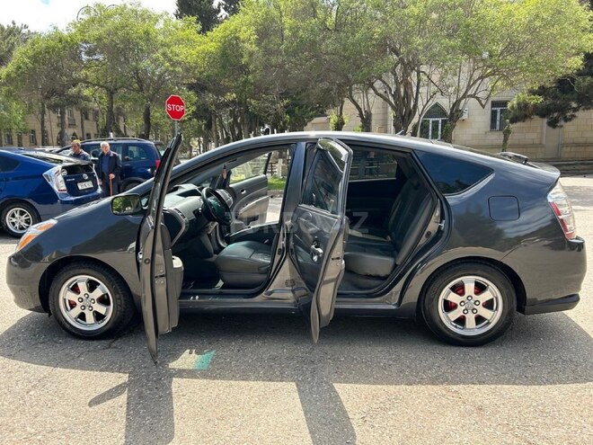 Toyota Prius-6
