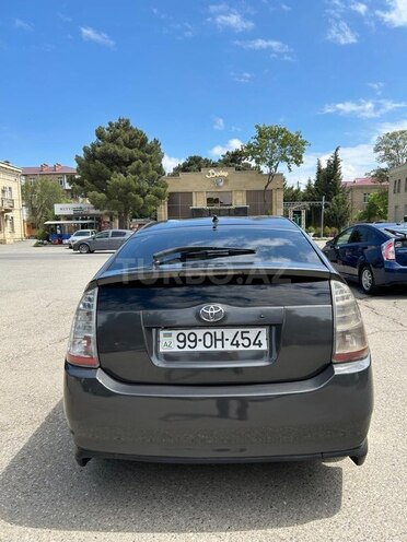 Toyota Prius-4
