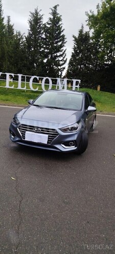 Hyundai Accent-14