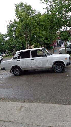 LADA (VAZ) 2107-2