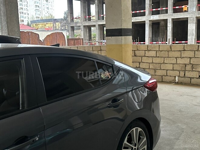 Hyundai Avante-12