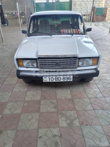 LADA (VAZ) 2107-1