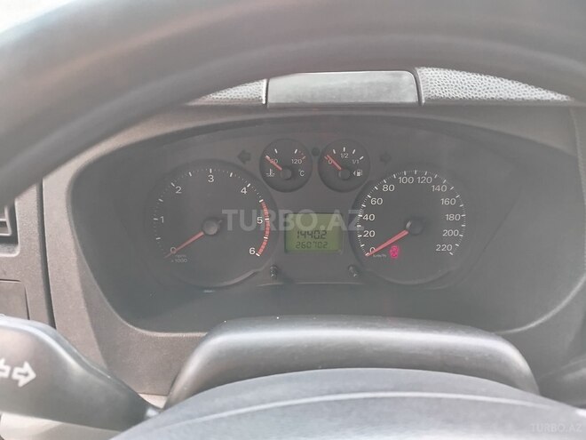 Ford Transit-8