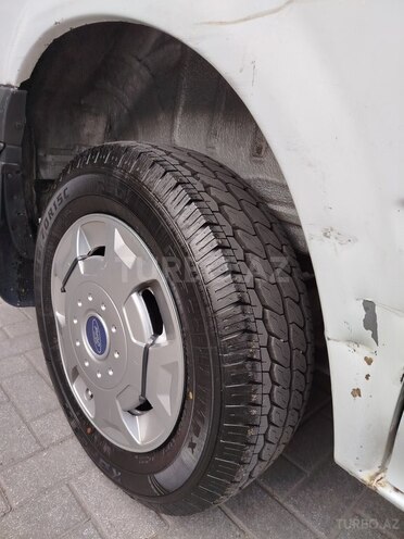Ford Transit-7