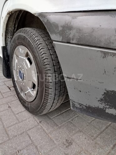 Ford Transit-3