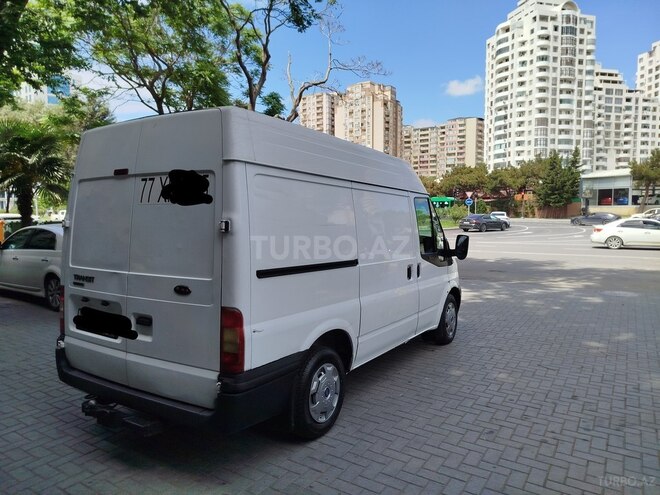 Ford Transit-10