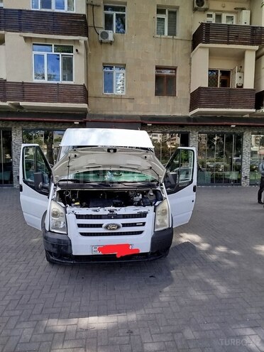 Ford Transit-6
