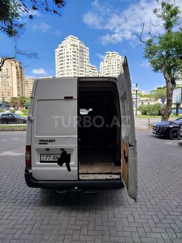 Ford Transit-11
