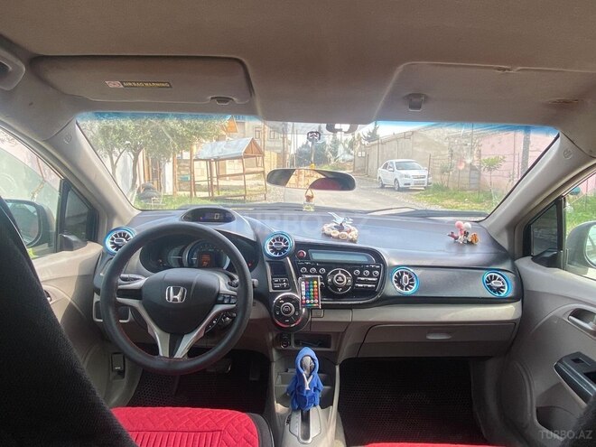 Honda Insight-11
