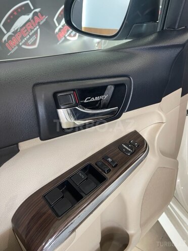 Toyota Camry-9