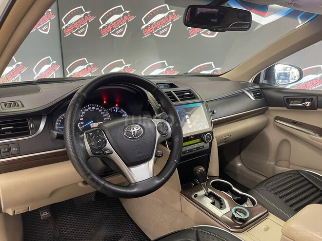 Toyota Camry-11