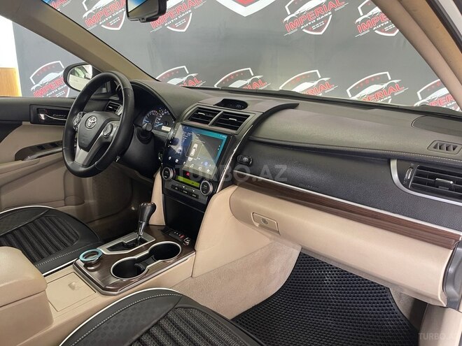 Toyota Camry-15