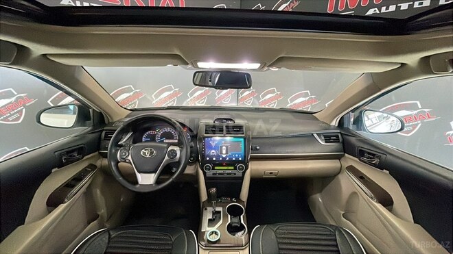 Toyota Camry-12