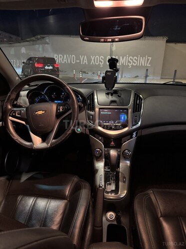 Chevrolet Cruze-12