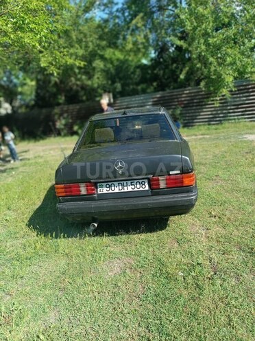 Mercedes 190-2
