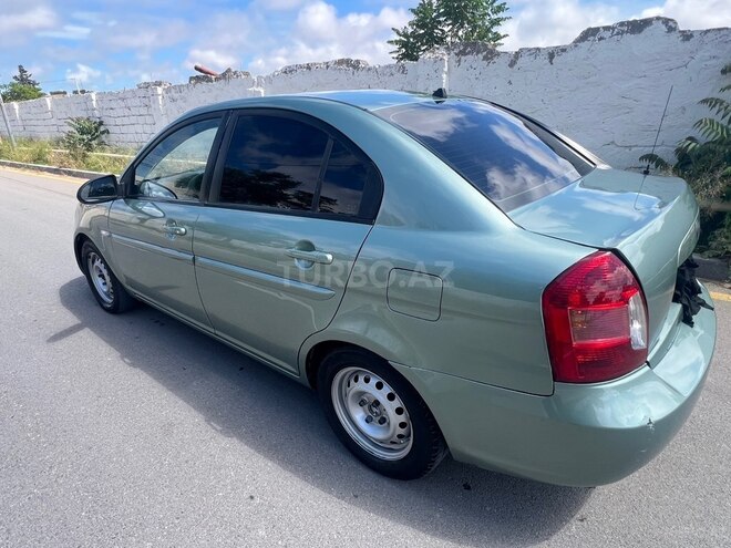 Hyundai Accent-3