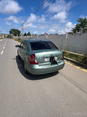 Hyundai Accent-4