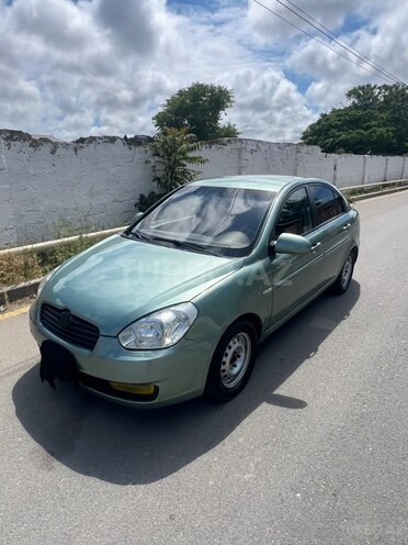 Hyundai Accent-7